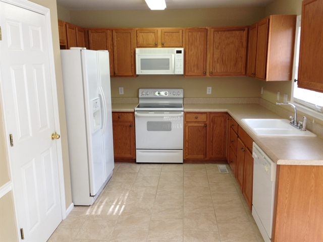 Foto del edificio - 305 Hidden Creek Rd