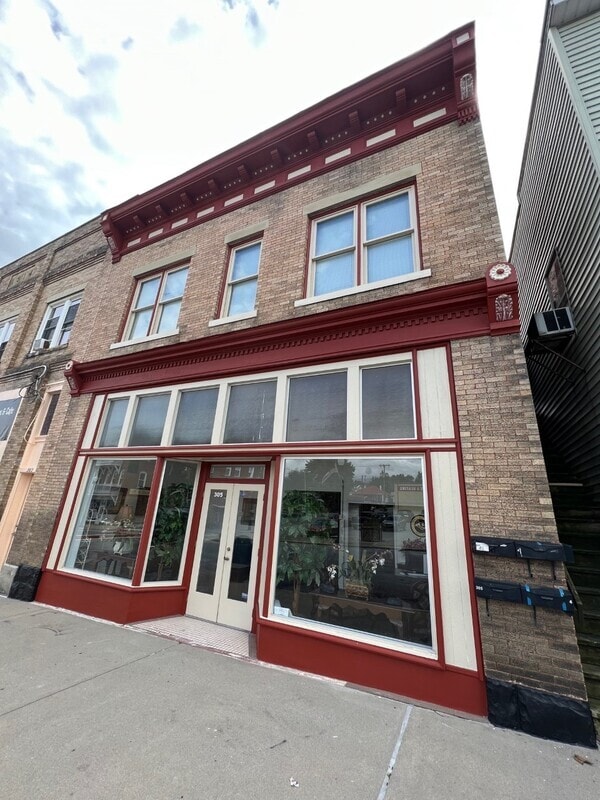 Building Photo - 305 Mercer St