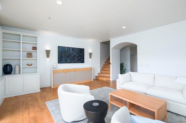 Building Photo - 760 Bonair Pl