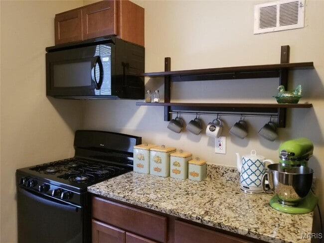 Foto del edificio - 7323 Tulane Ave