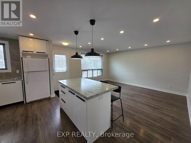 Building Photo - 77 Kulpin Ave