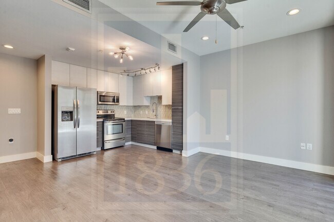 Foto del edificio - 604 N Bluff Dr