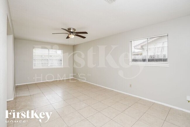 Foto del edificio - 2518 Quiver Ln