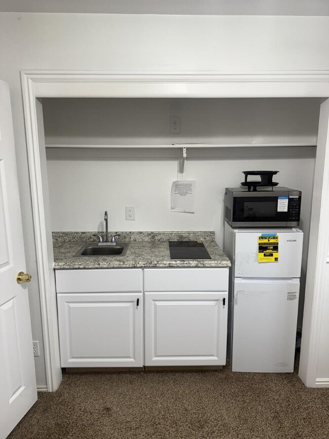 Building Photo - 521 Hoyt St