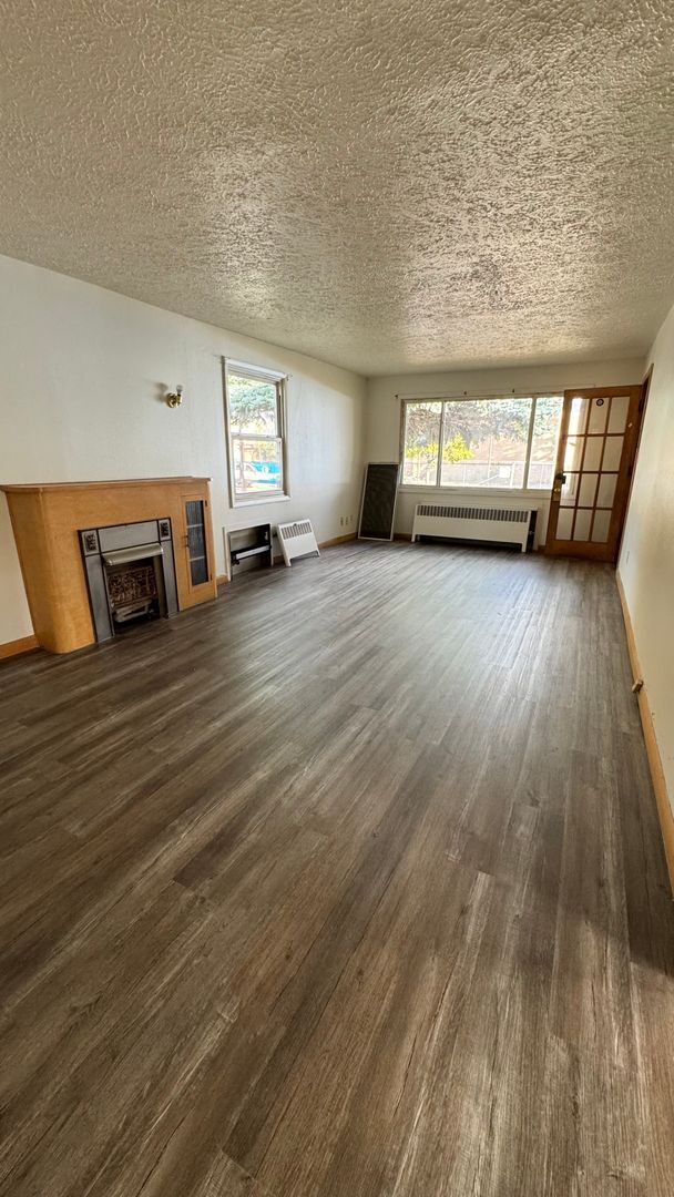 Foto del edificio - 217 2nd Ave W