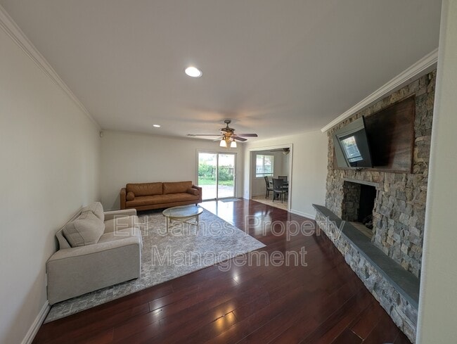 Foto del edificio - 4626 S Maplewood Ave