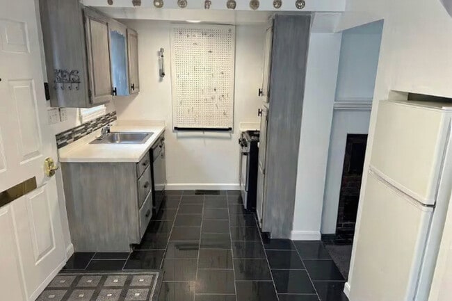 Kitchen - 167 Wilson St