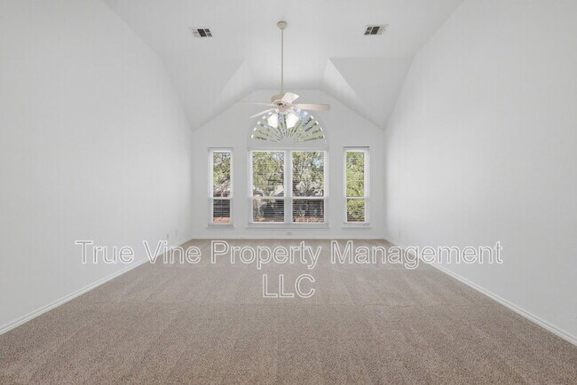 Building Photo - 711 Mello Oak