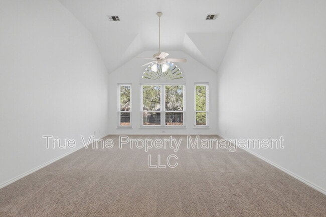 Foto del edificio - 711 Mello Oak