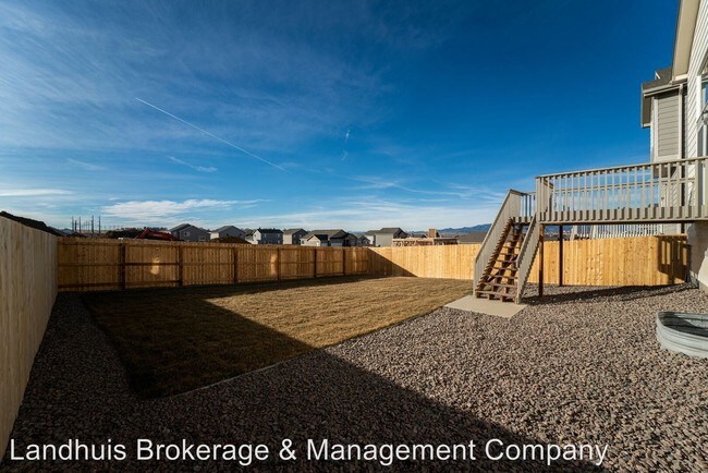 Building Photo - 3 br, 2.5 bath House - 10841 Nolin Dr.