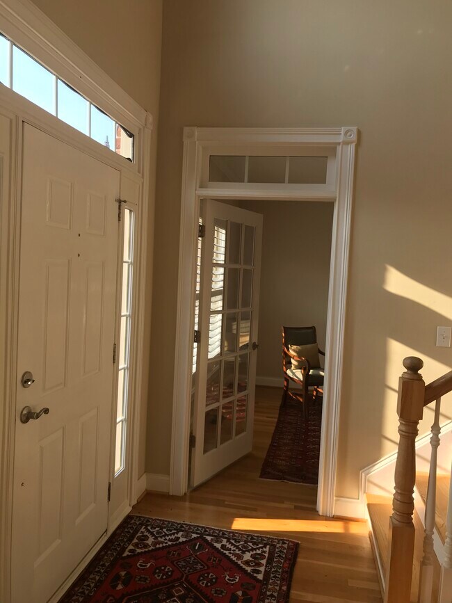 Building Photo - 111 Galway Lake S