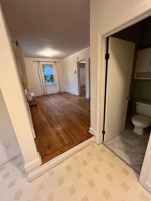 Primary Photo - 133 E Gorham St