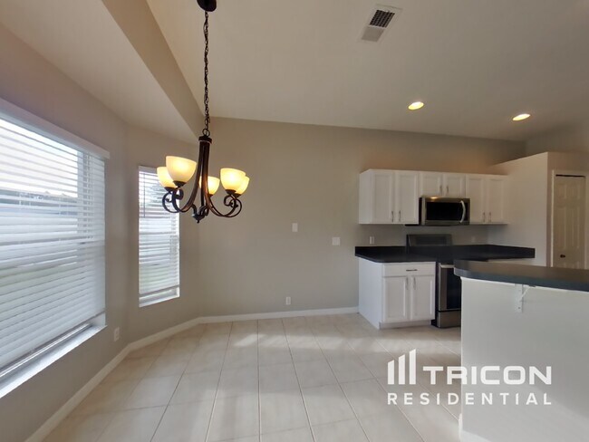 Building Photo - 6473 Myrtlewood Dr