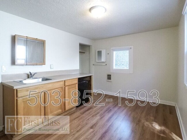 Foto del edificio - 2708 NE Sandy Blvd