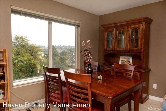 Foto del edificio - 1510 Cherrylane Ave S