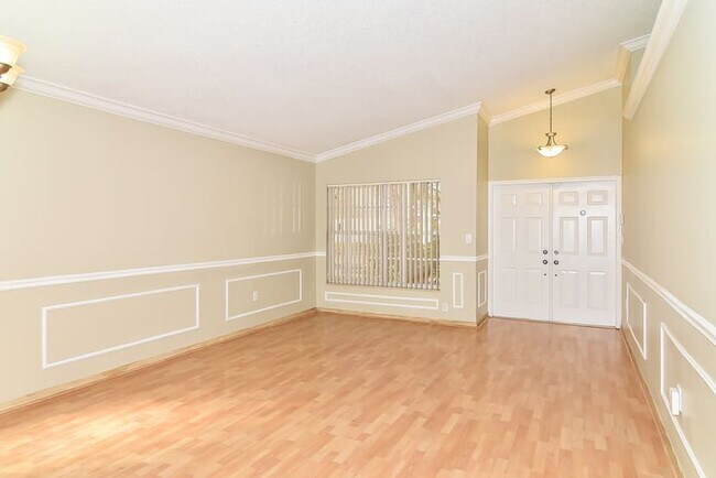 Building Photo - 241 SW 203rd Ave