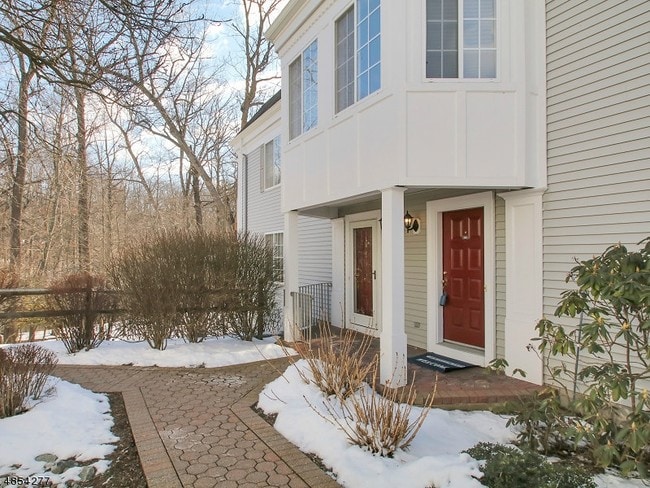 Building Photo - 141 Riveredge Dr