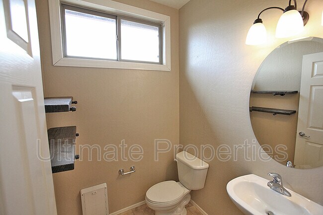 Building Photo - 15145 W Elm Cir