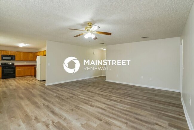 Foto del edificio - 3 Bedroom Pet-Friendly Home in GREEN COVE ...