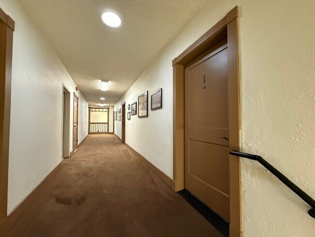 Foto del edificio - 9996 - Procurement Properties