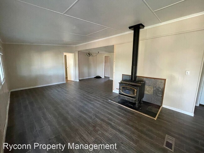 Building Photo - 3 br, 2 bath House - 39275 Liefer Rd # B