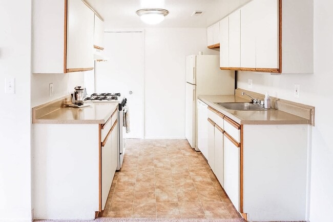 Interior Photo - Glencoe Hills