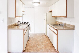 Interior Photo - Glencoe Hills