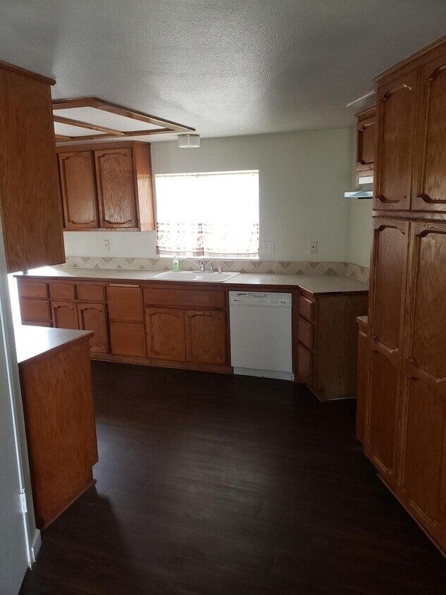 Foto del edificio - 7070 Jenkins Ave