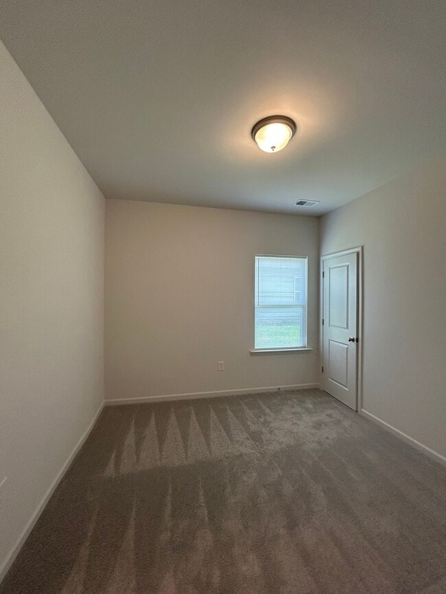 Building Photo - 737 N McFarland St