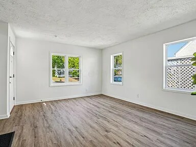 Foto del edificio - 2012 Marston Rd