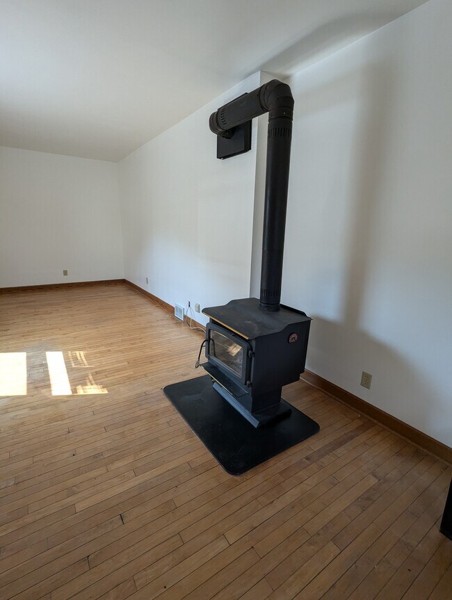 Building Photo - 320 N 42nd St