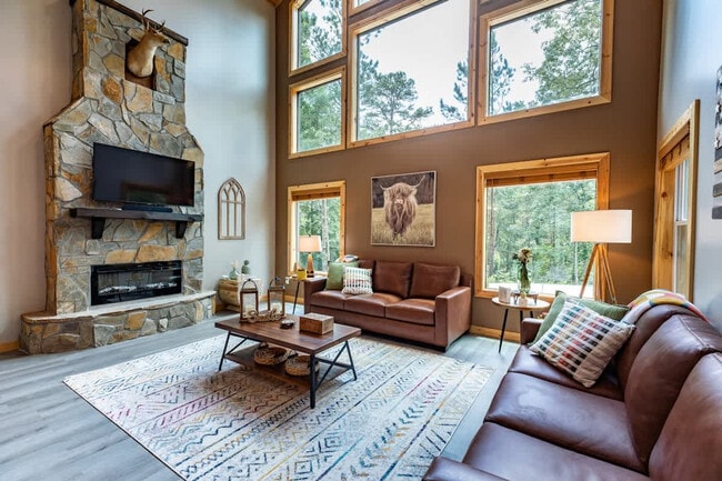 Building Photo - 43 Medina Ct