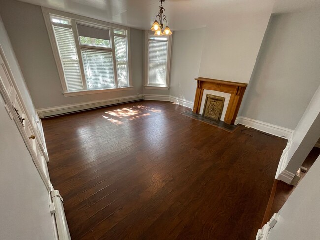 Foto del edificio - Must See Two Bedroom in SLC Avenues! $1695