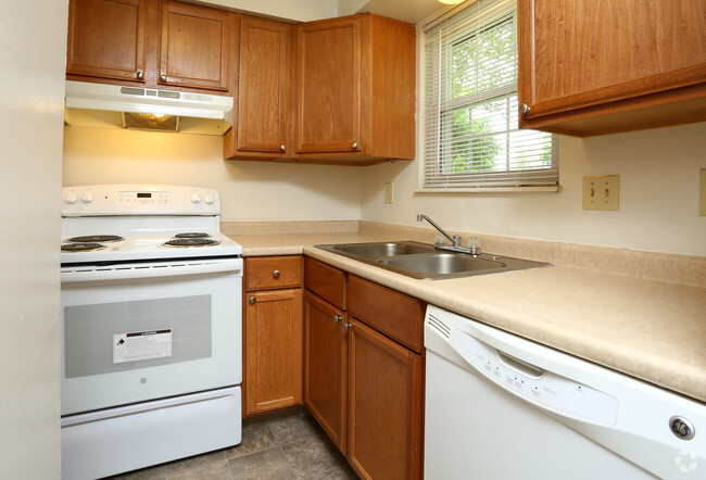 Kitchen - Kingswood Apartments