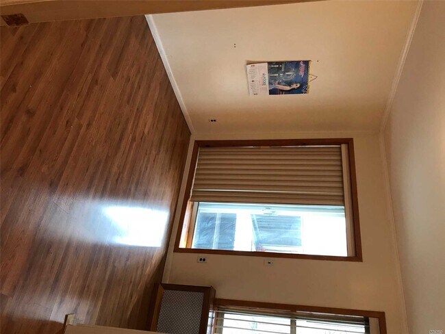 Foto del edificio - 129-18 20th Ave