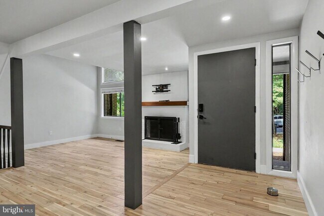Foto del edificio - 2105 Glencourse Ln
