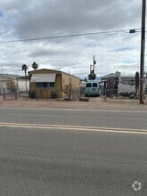 Building Photo - 2092 Clearwater Dr