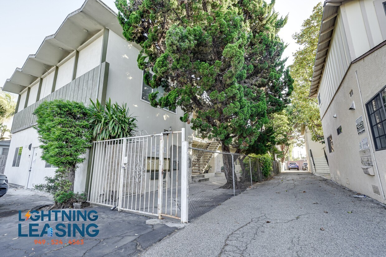 Foto principal - 3737 Inglewood-11D