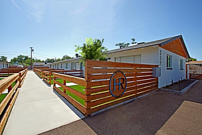 Building Photo - 221 N Elm St
