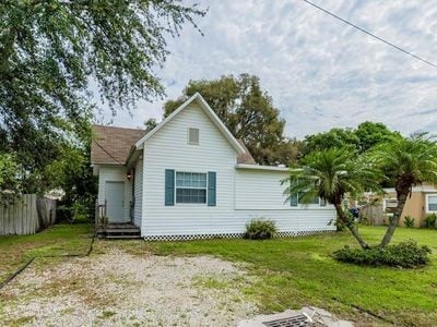 Primary Photo - 1228 36th Ave W