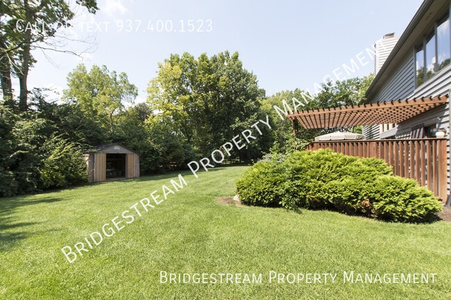 Building Photo - Beautiful 3 bedroom, 2.5 bath home in Spri...