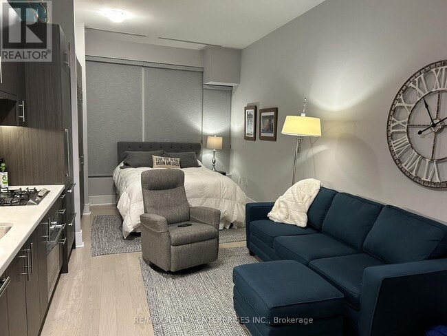 Building Photo - 29 Queens Quay E