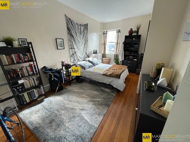 Foto del edificio - 1496 Beacon St