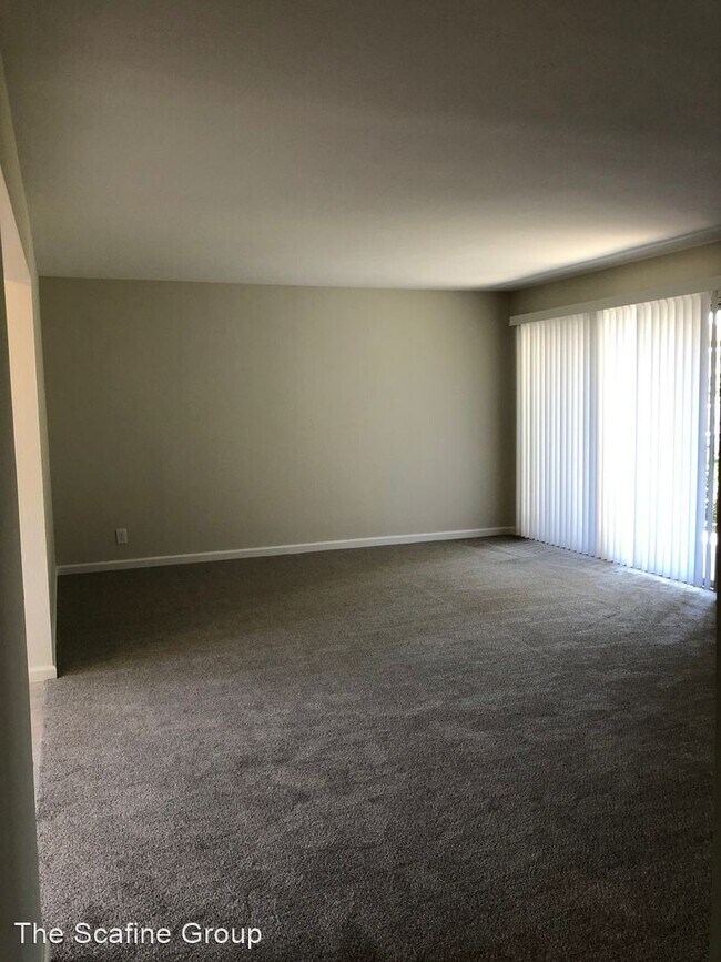 Building Photo - 448 Studio Cir