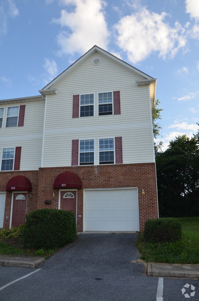 Building Photo - 311 Emerson Ln