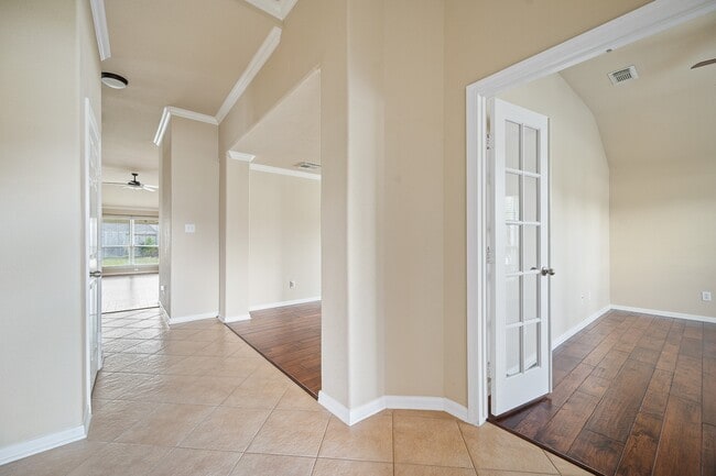 Building Photo - 9515 Denfield Ln