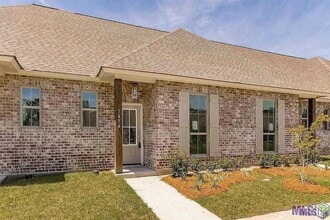 Building Photo - 1474 Partierre Ln