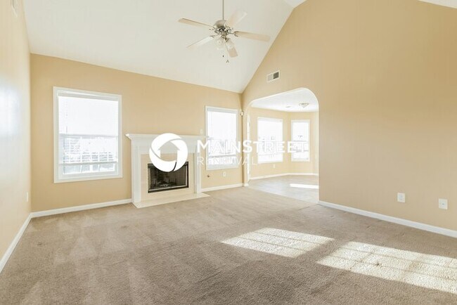 Foto del edificio - 3 Bedroom Pet-Friendly Home in Douglasville, GA with Main Street Renewal