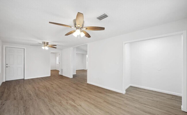 Foto del edificio - 2705 W 18th St