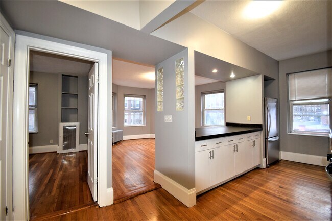 Foto del edificio - 18 Glenville Ave